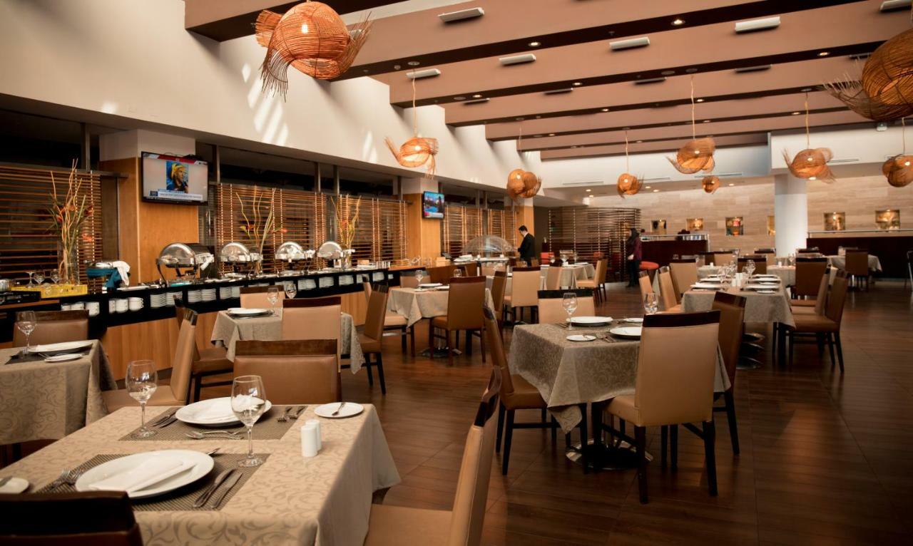 Mds Hotel Calama Exterior foto The interior of the restaurant