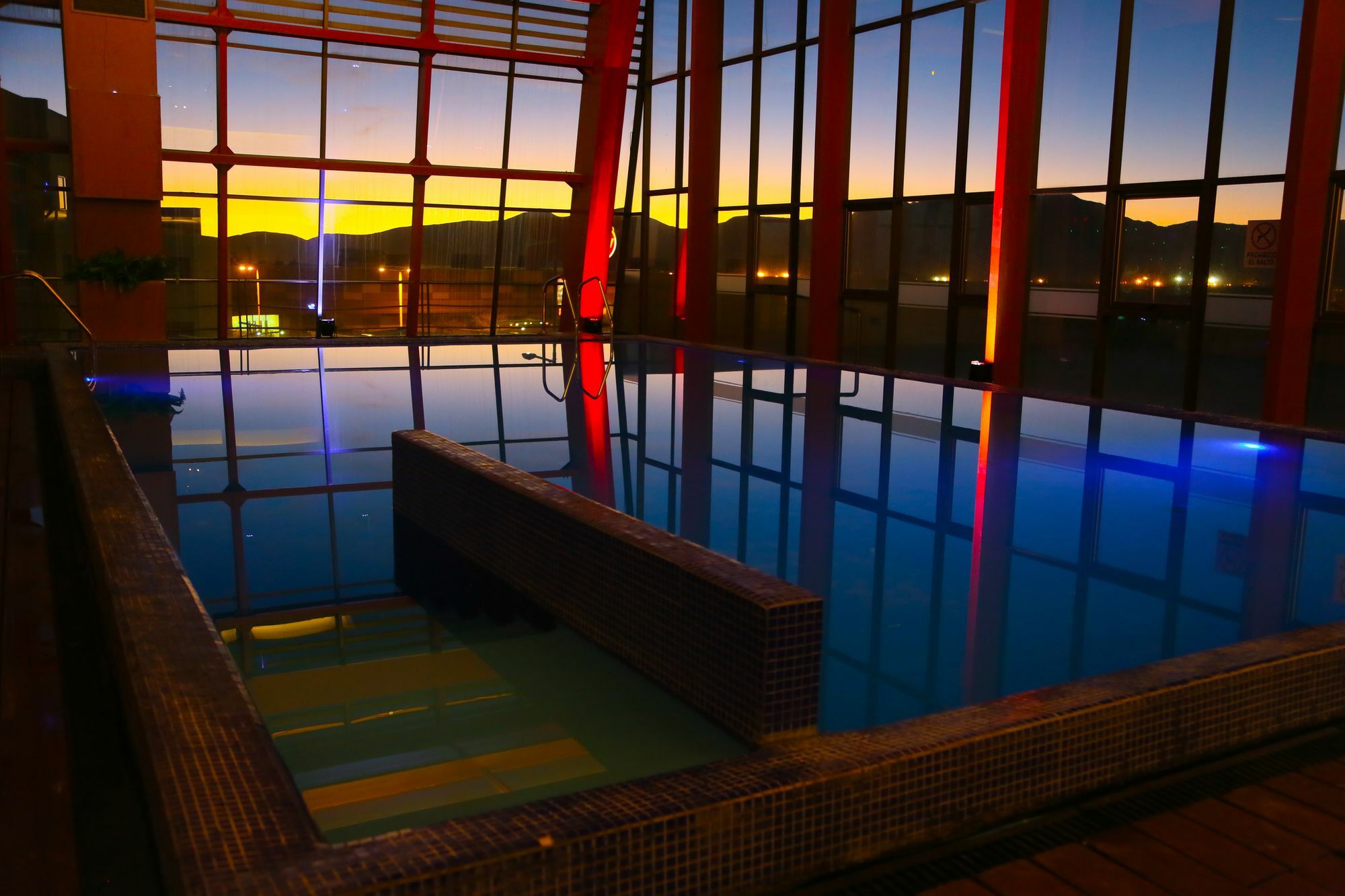 Mds Hotel Calama Exterior foto The pool at the hotel